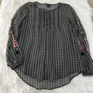 Lucky Brand womens black boho sheer Small henley blouse EUC geo pattern